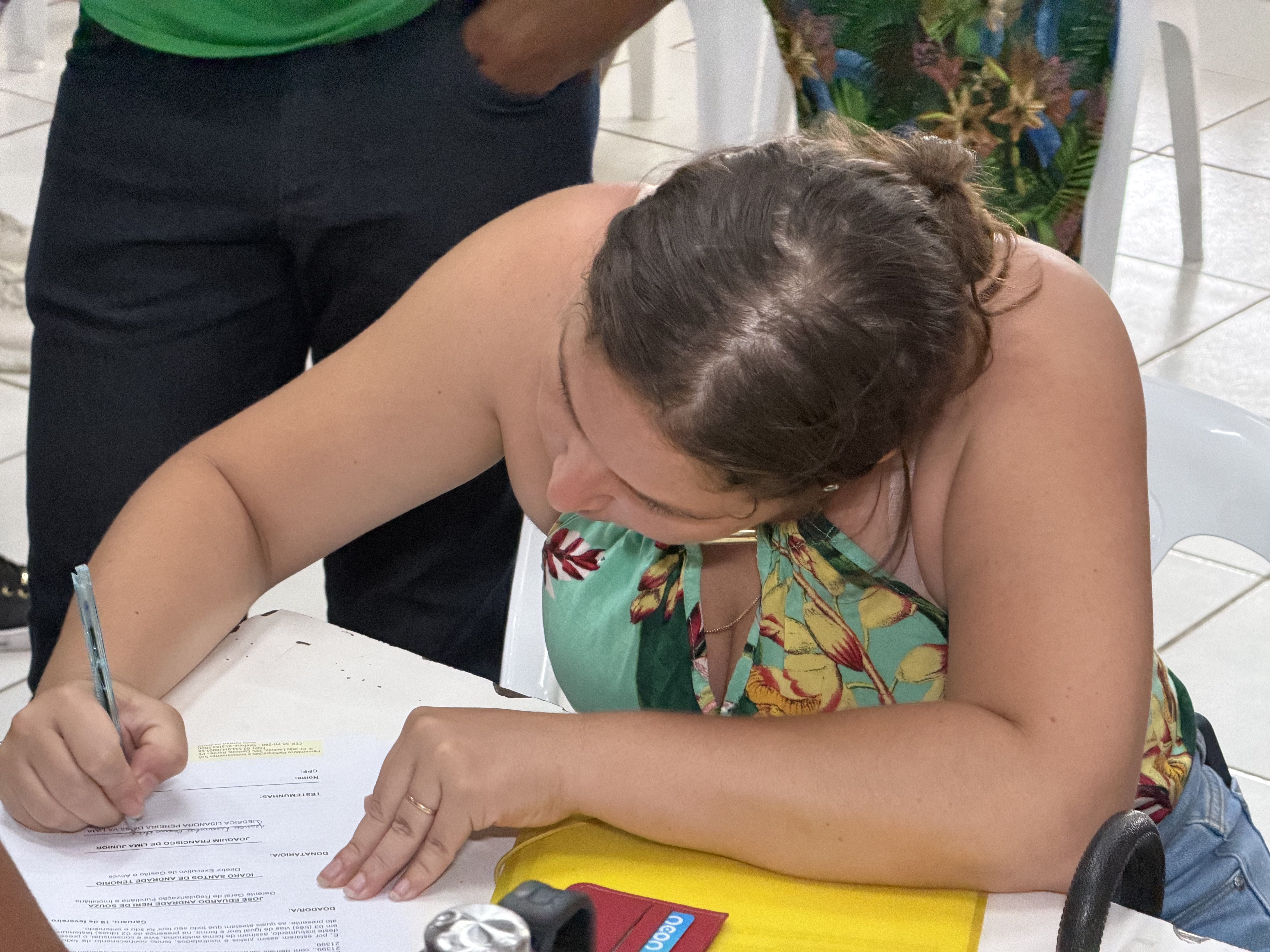 Coleta de assinaturas consolida regularização fundiária no bairro de Rendeiras, em Caruaru